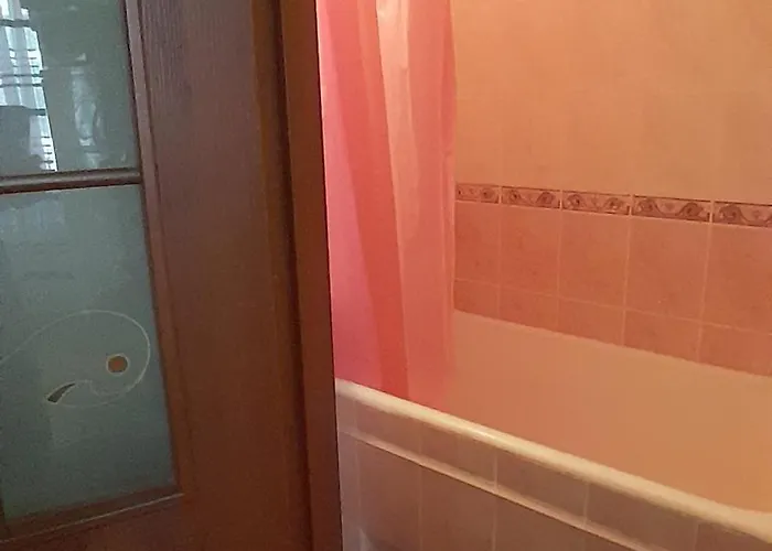 1ком апартаменты,парковка,улхорватская *