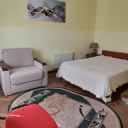 1ком апартаменты,парковка,улхорватская Apartament